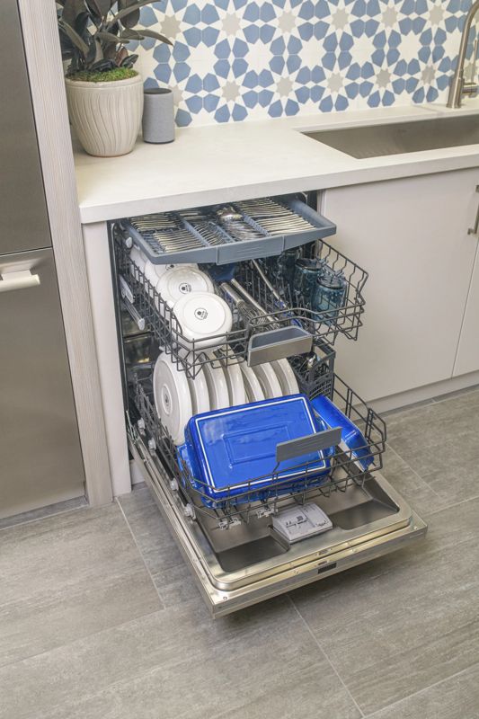 Thermador DWHD640EFP, model DWHD640EFP — dishwashers specified and installed by iKitchen Cabinetry, view 6