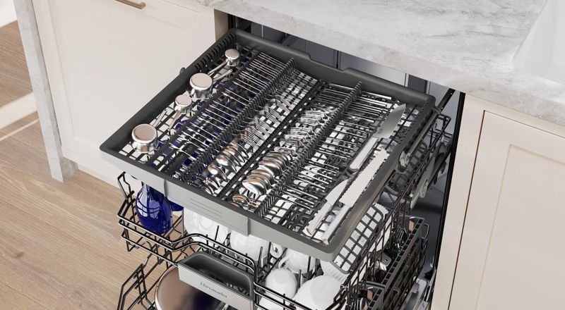 Thermador DWHD640EPR, model DWHD640EPR — dishwashers specified and installed by iKitchen Cabinetry, view 4