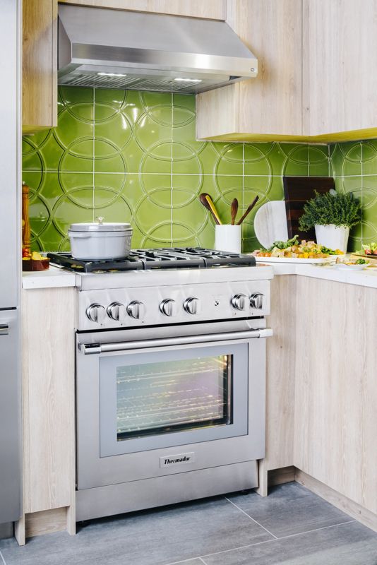 Thermador HMWB30WS, model HMWB30WS — ventilation specified and installed by iKitchen Cabinetry, view 3