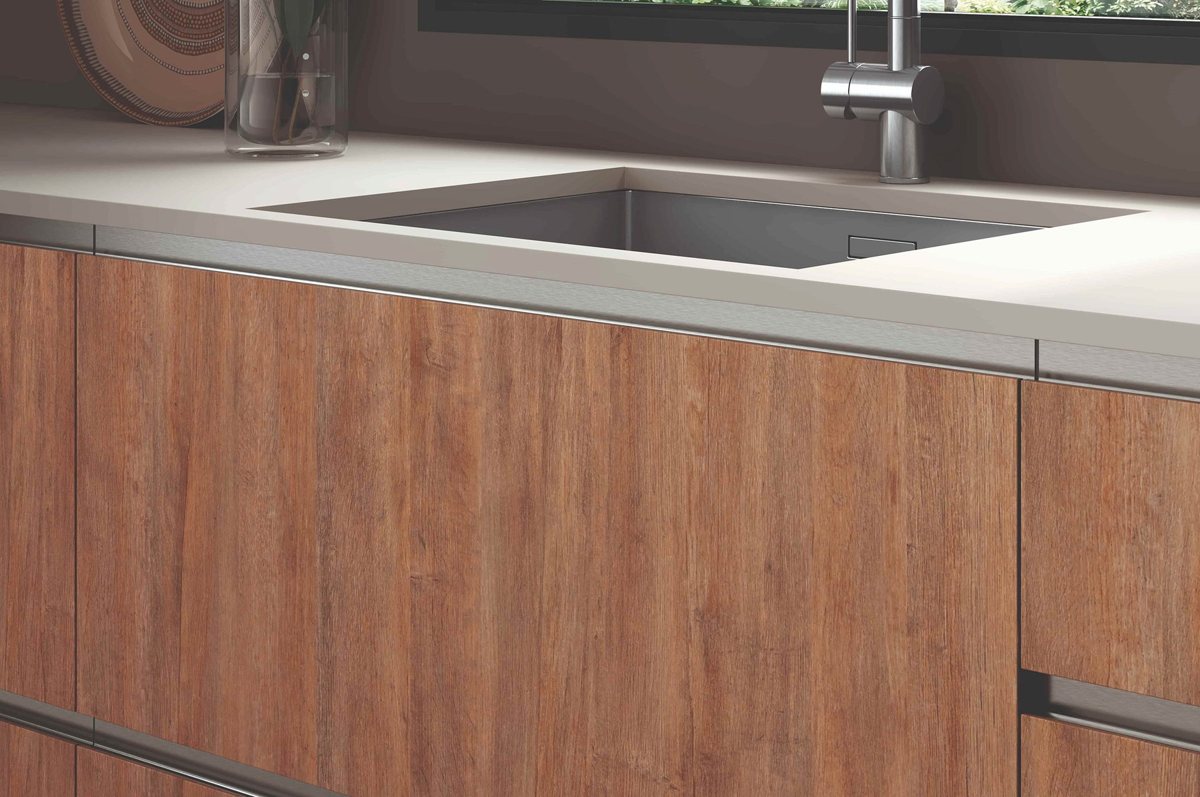ALVIC Lakeland Oak 03 SYNCRON door front with a long recessed handle