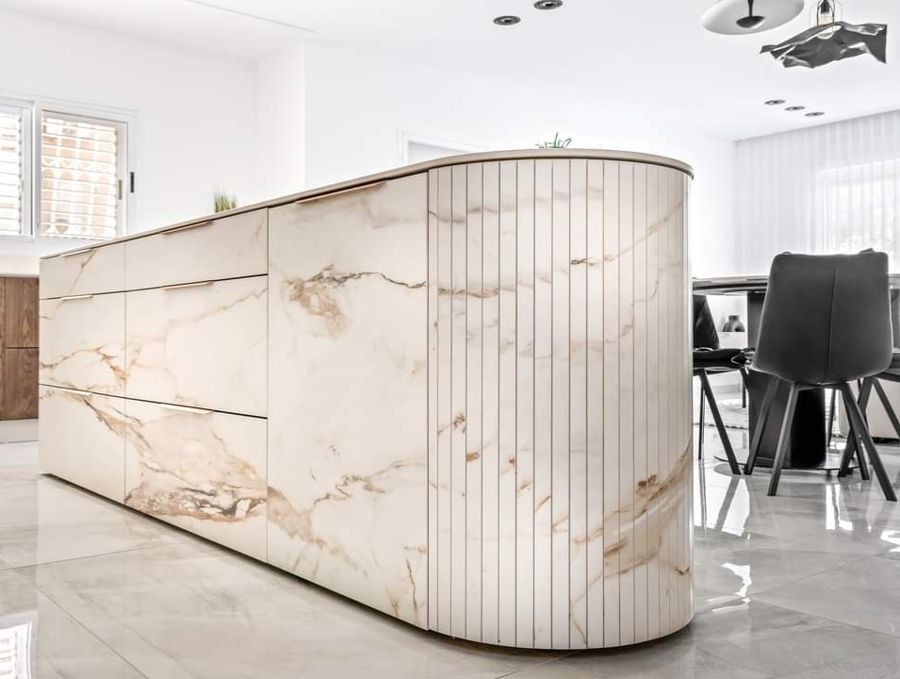 Curved Island Residence — custom kitchens by iKitchen Cabinetry