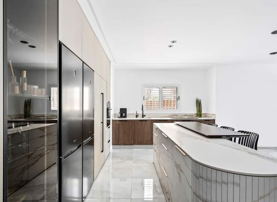 Curved Island Residence — custom kitchens, built-ins & wall units, bathroom vanities by iKitchen Cabinetry, view 3