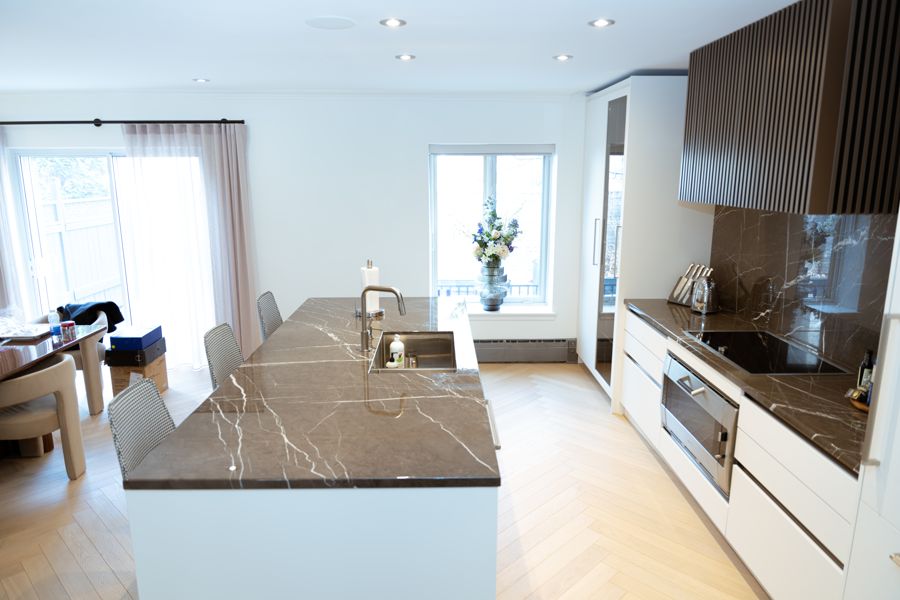 Docteur Penfield Residence — custom kitchens, bathroom vanities by iKitchen Cabinetry, view 3