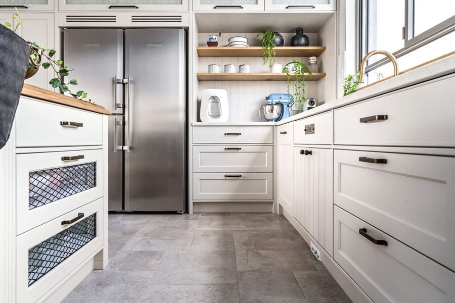Oak Dresser Country House — custom kitchens, built-ins & wall units by iKitchen Cabinetry, view 6