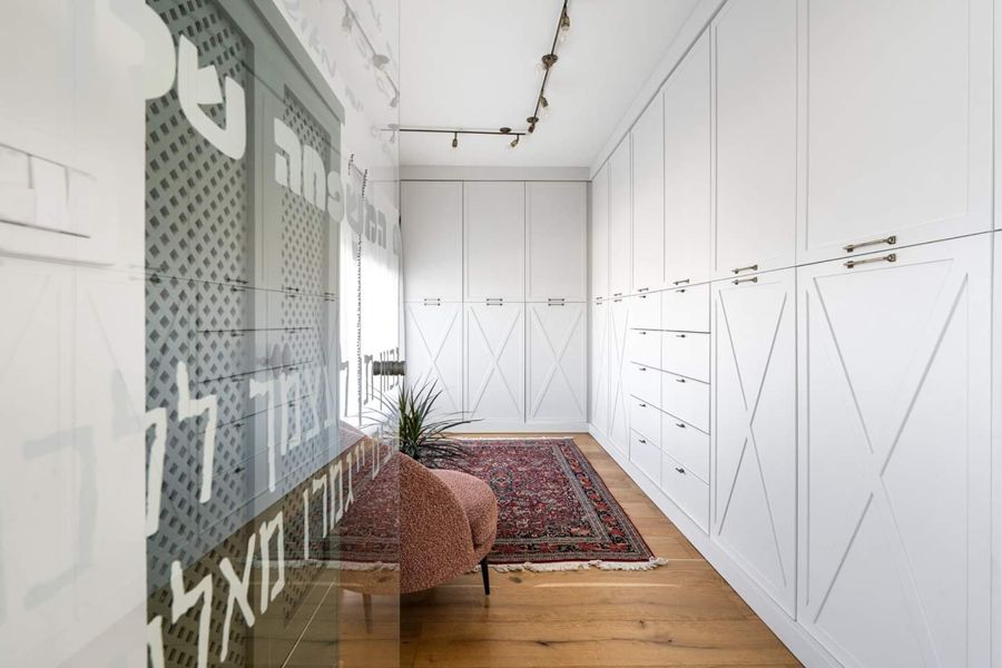 Planted Shelf House — built-ins & wall units, walk-in closets by iKitchen Cabinetry, view 10